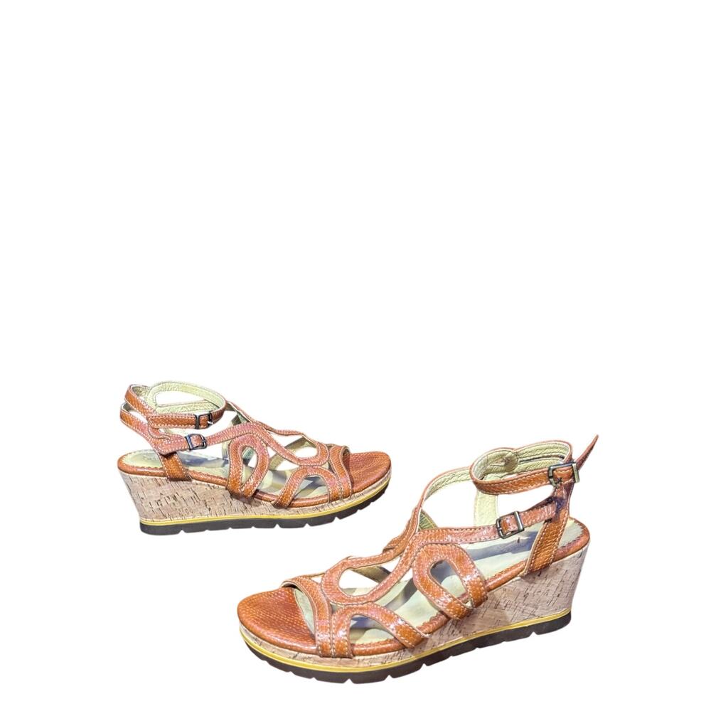 Women's Bussola edge sandals size 39 euro -US 8.5